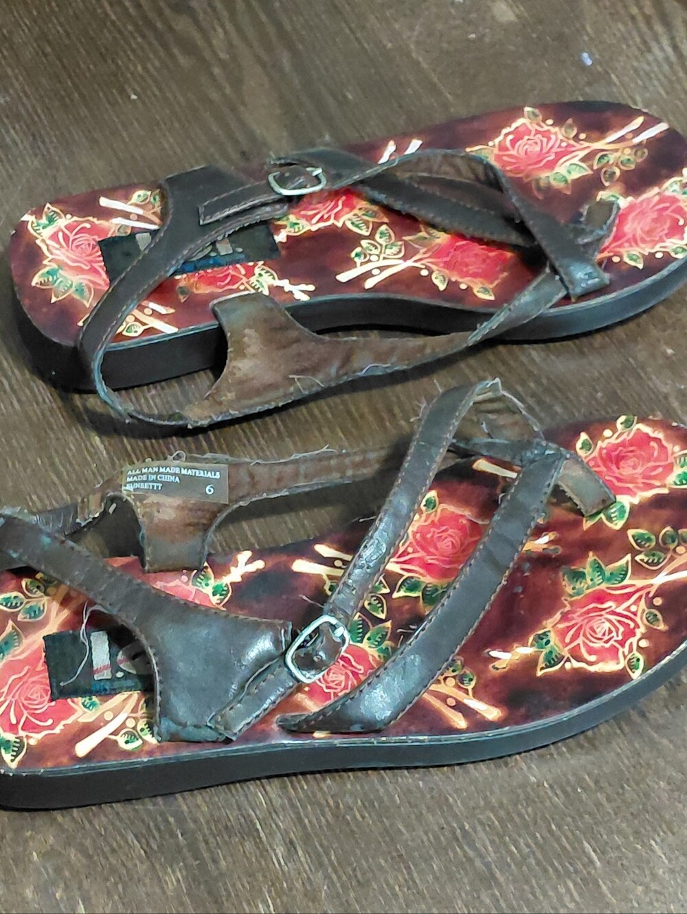 Vintage L.e.i. Brown Tooled Faux Leather Red Rose Hippie Sandals Size 6